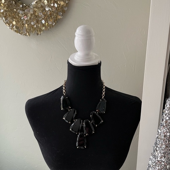 NEW KENDRA SCOTT BLACK HARLOW STATEMENT NECKLACE - Picture 2 of 5